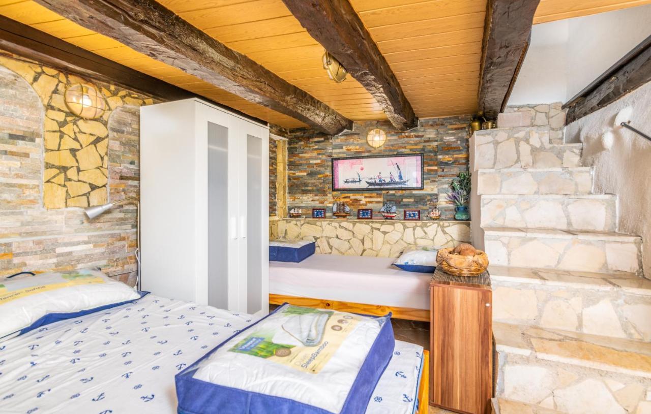 Stone House Knez Lägenhet Vrbnik Exteriör bild