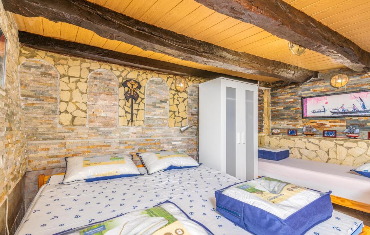 Stone House Knez Lägenhet Vrbnik Exteriör bild